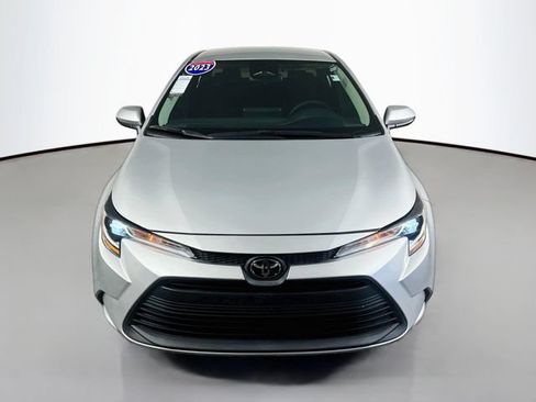 Used 2023 Toyota Corolla LE FWD image 3