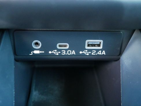 Used 2024 Subaru Outback Premium AWD/4WD image 31