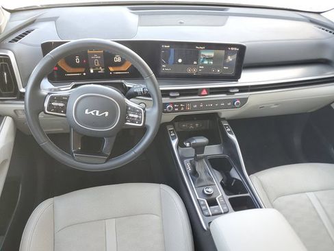Used 2025 Kia Sorento S w/ Panoramic Sunroof Package FWD image 12