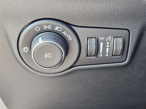 New 2026 Jeep Compass Latitude AWD/4WD image 18