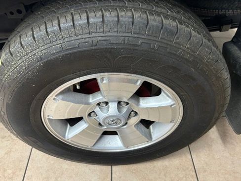 Used 2014 Toyota Tacoma PreRunner w/ TRD Sport Package image 19