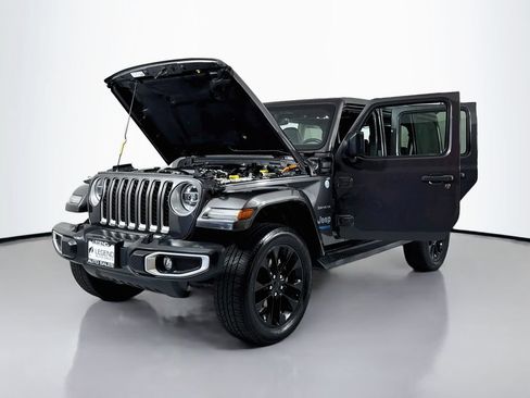 Used 2021 Jeep Wrangler Unlimited Sahara w/ Cold Weather Group AWD/4WD image 21
