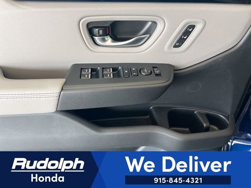 New 2025 Honda Pilot Touring image 11