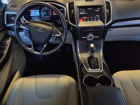 Used 2017 Ford Edge Titanium w/ Technology Package AWD/4WD image 22