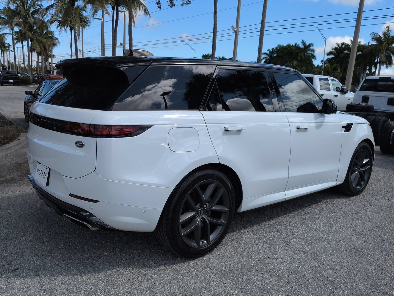 Used 2023 Land Rover Range Rover Sport SE Dynamic AWD/4WD image 5
