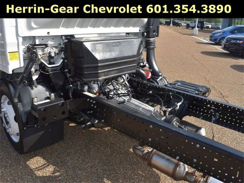 New 2025 Chevrolet Low Cab Forward image 9