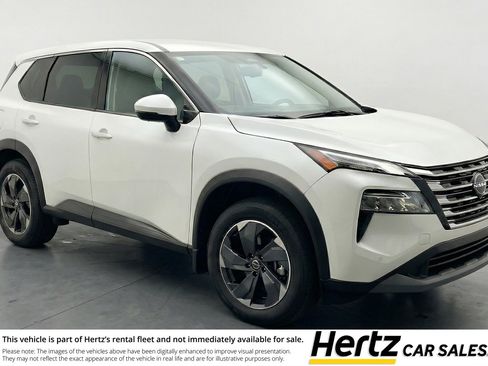 Used 2025 Nissan Rogue SV image 1