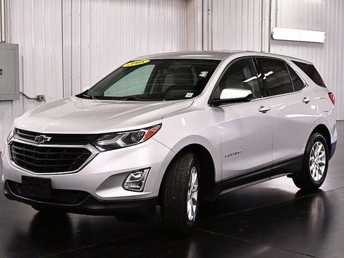 Used 2018 Chevrolet Equinox LT image 3