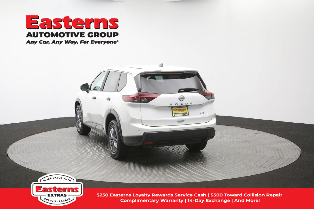 Used 2024 Nissan Rogue S AWD/4WD image 4