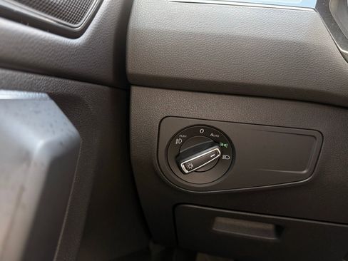 Used 2018 Volkswagen Tiguan SEL image 30