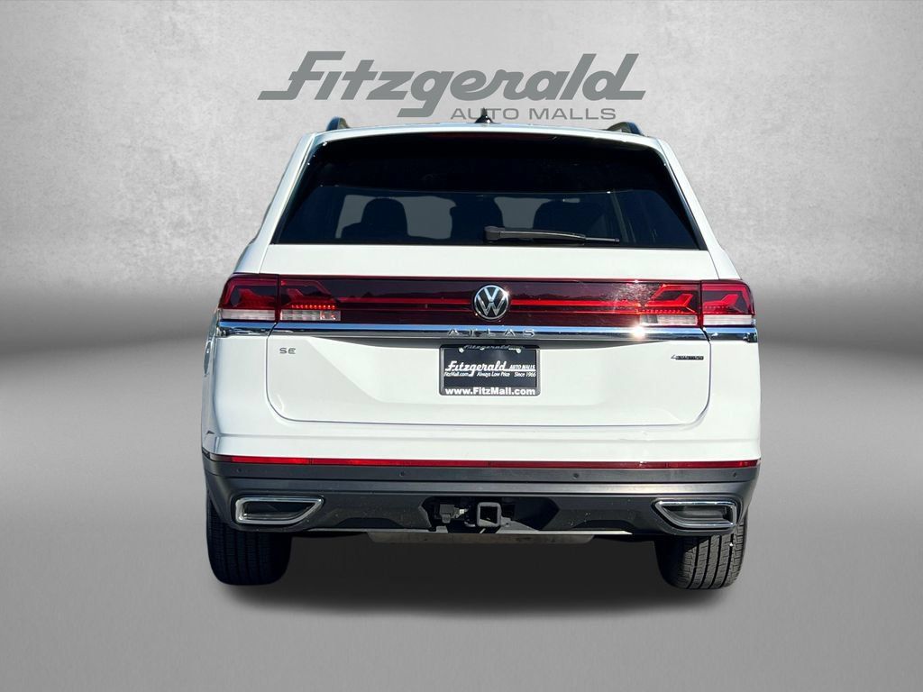 Used 2024 Volkswagen Atlas SE AWD/4WD image 7