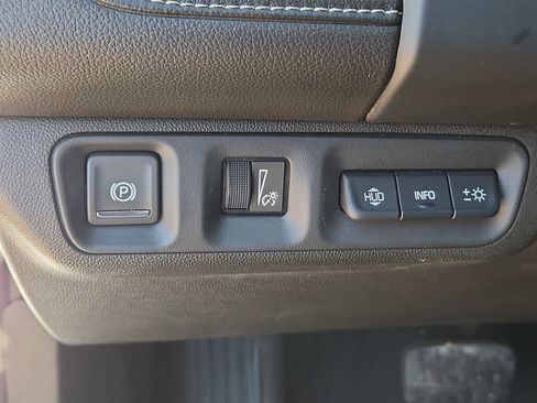 Used 2023 GMC Acadia Denali image 15