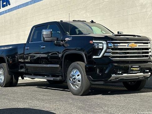 New 2026 Chevrolet Silverado 3500 High Country w/ Technology Package image 1