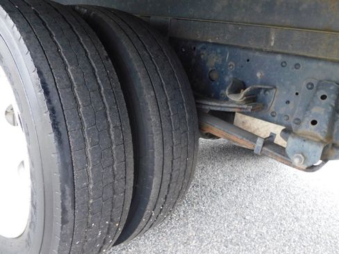 Used 2020 Isuzu NPR image 27