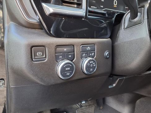 Used 2024 GMC Sierra 2500 SLE w/ SLE Value Package; image 27