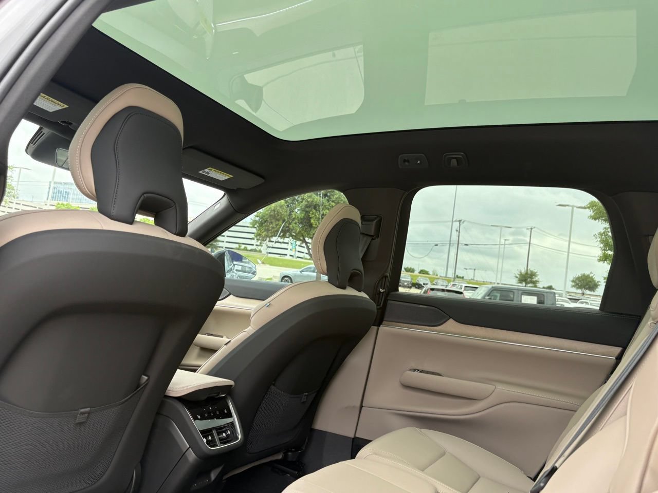 New 2026 Volvo EX90 Plus RWD image 21