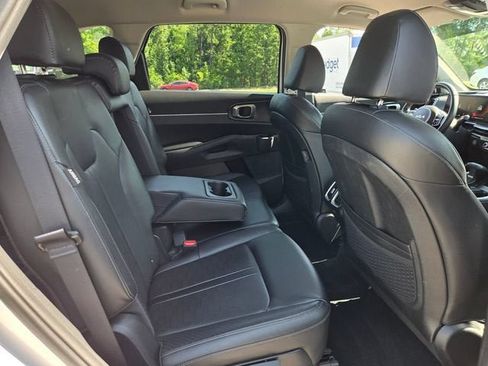Used 2024 Kia Sorento S AWD/4WD image 15