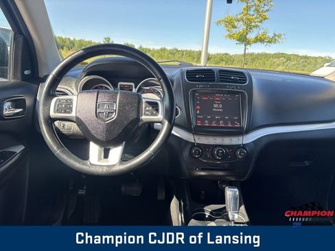 Used 2018 Dodge Journey GT w/ Driver Convenience Group FWD image 2