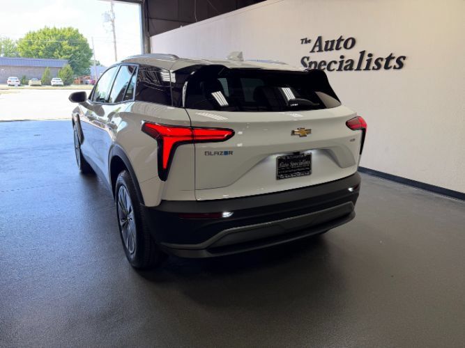 Used 2024 Chevrolet Blazer EV LT AWD/4WD image 3