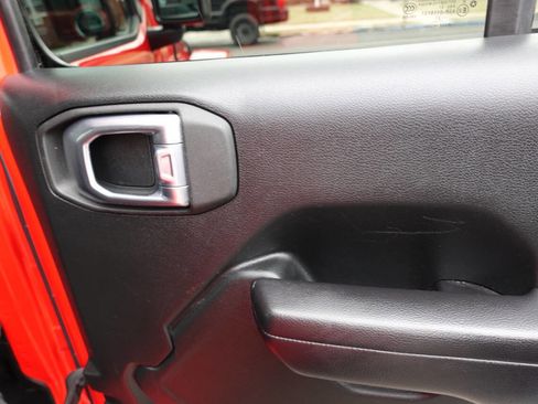 Used 2021 Jeep Wrangler Unlimited Rubicon w/ Dual Top Group AWD/4WD image 41
