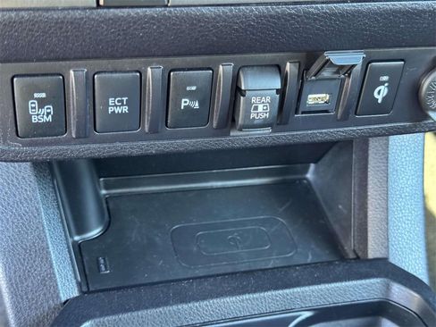 Used 2023 Toyota Tacoma TRD Off-Road image 8