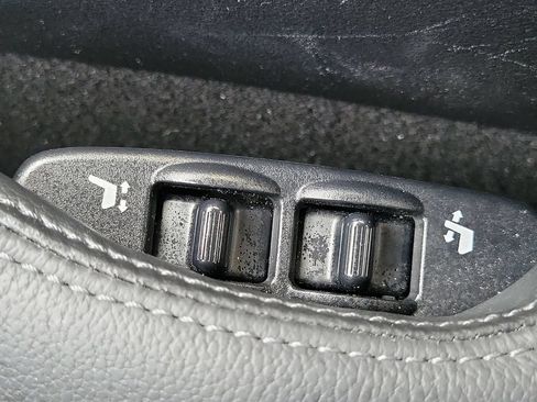 Used 2025 Nissan Z Performance w/ Floor Mat Package RWD image 33