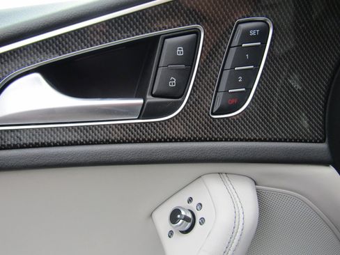 Used 2014 Audi S6 Prestige w/ Driver Assistance Package image 25