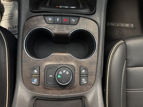 Used 2023 GMC Acadia Denali AWD/4WD image 27