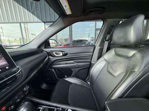 Used 2023 Jeep Compass Latitude w/ Sun and Sound Group AWD/4WD image 26
