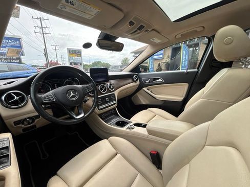 Used 2019 Mercedes-Benz GLA 250 4MATIC w/ Premium Package image 16