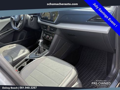 Used 2023 Volkswagen Taos SE w/ Panoramic Sunroof Package FWD image 18