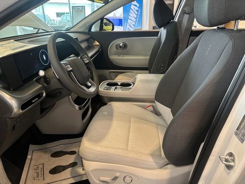 New 2026 Hyundai Ioniq 9 SE AWD/4WD image 12