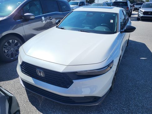 Used 2023 Honda Accord Sport image 2