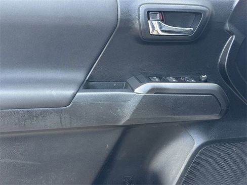 Used 2021 Toyota Tacoma TRD Off-Road image 26