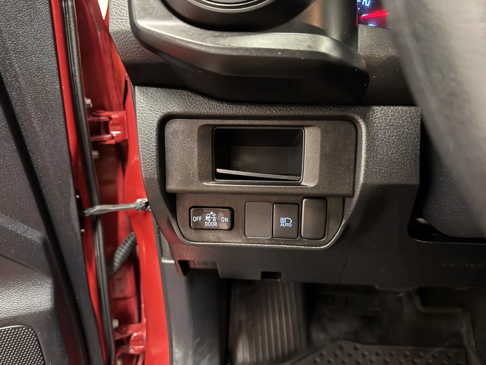 Used 2019 Toyota Tacoma SR w/ SR Convenience Package AWD/4WD image 25