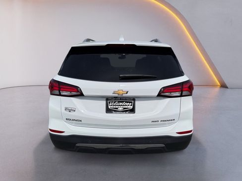 Used 2023 Chevrolet Equinox Premier AWD/4WD image 4