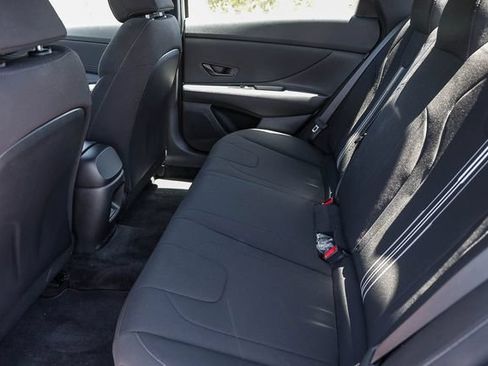 Certified 2025 Hyundai Elantra SEL FWD image 16
