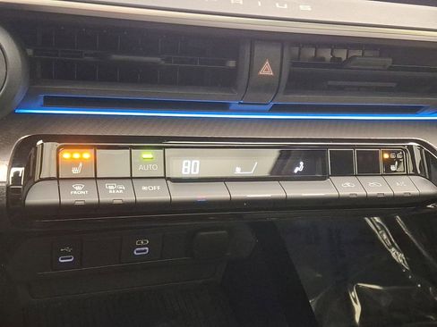 Used 2023 Toyota Prius XLE image 19