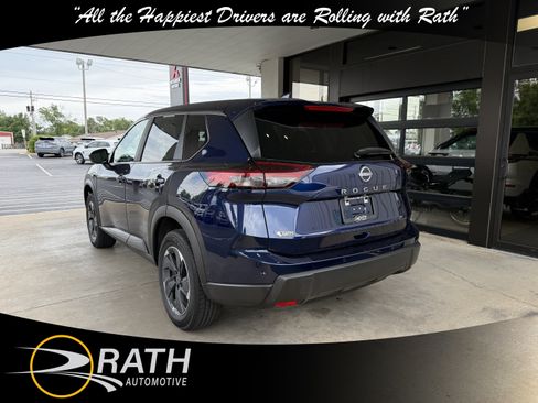 Used 2025 Nissan Rogue SV FWD image 7