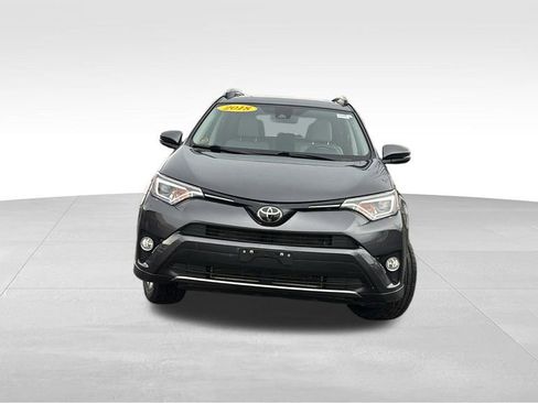 Used 2018 Toyota RAV4 Limited image 2
