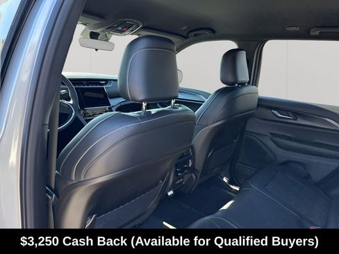 New 2025 Jeep Grand Cherokee Altitude RWD image 20