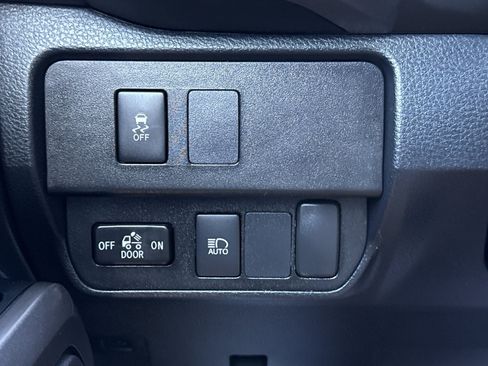 Used 2023 Toyota Tacoma SR5 RWD image 17