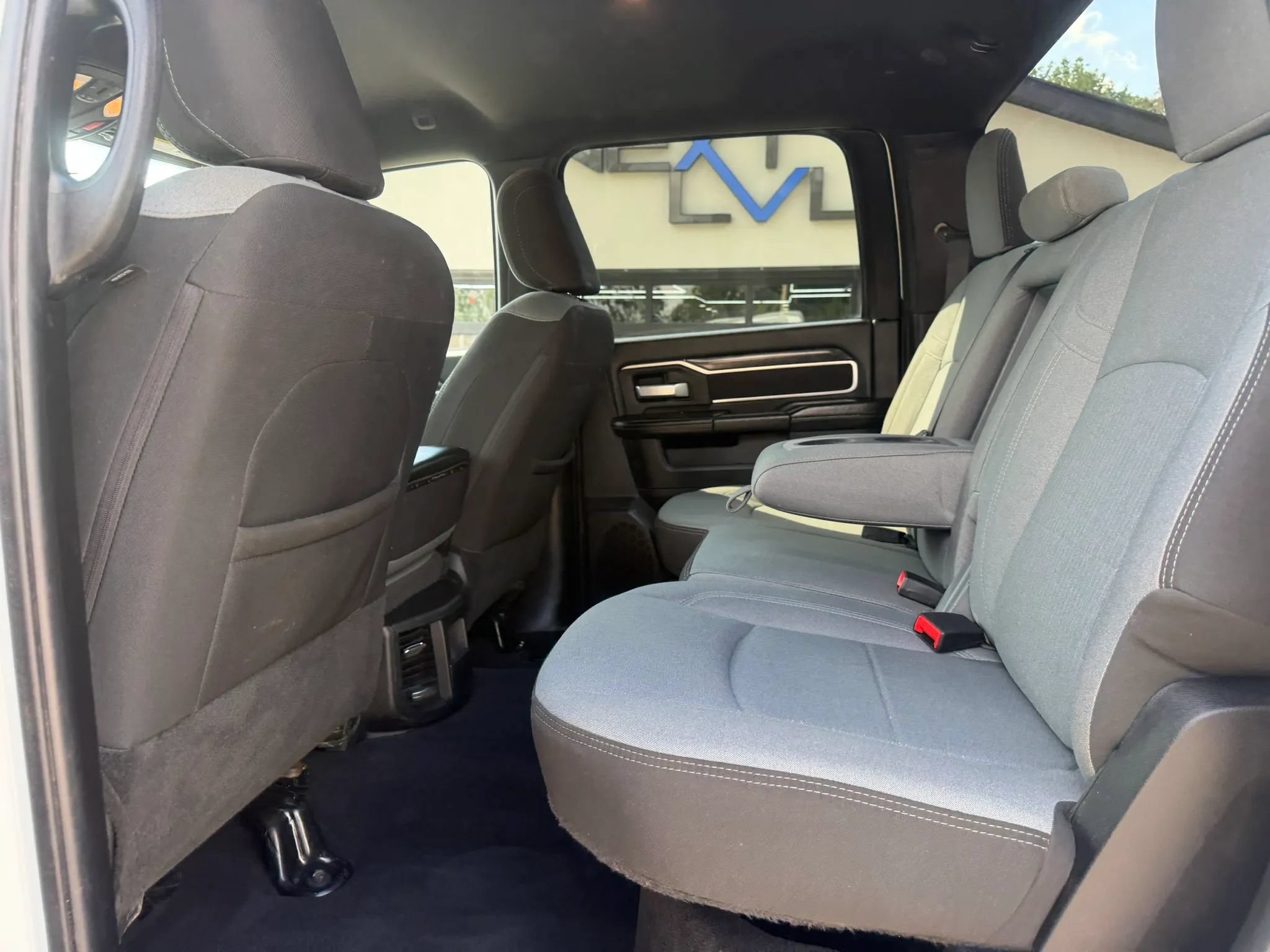 Used 2024 RAM 2500 Big Horn AWD/4WD image 36
