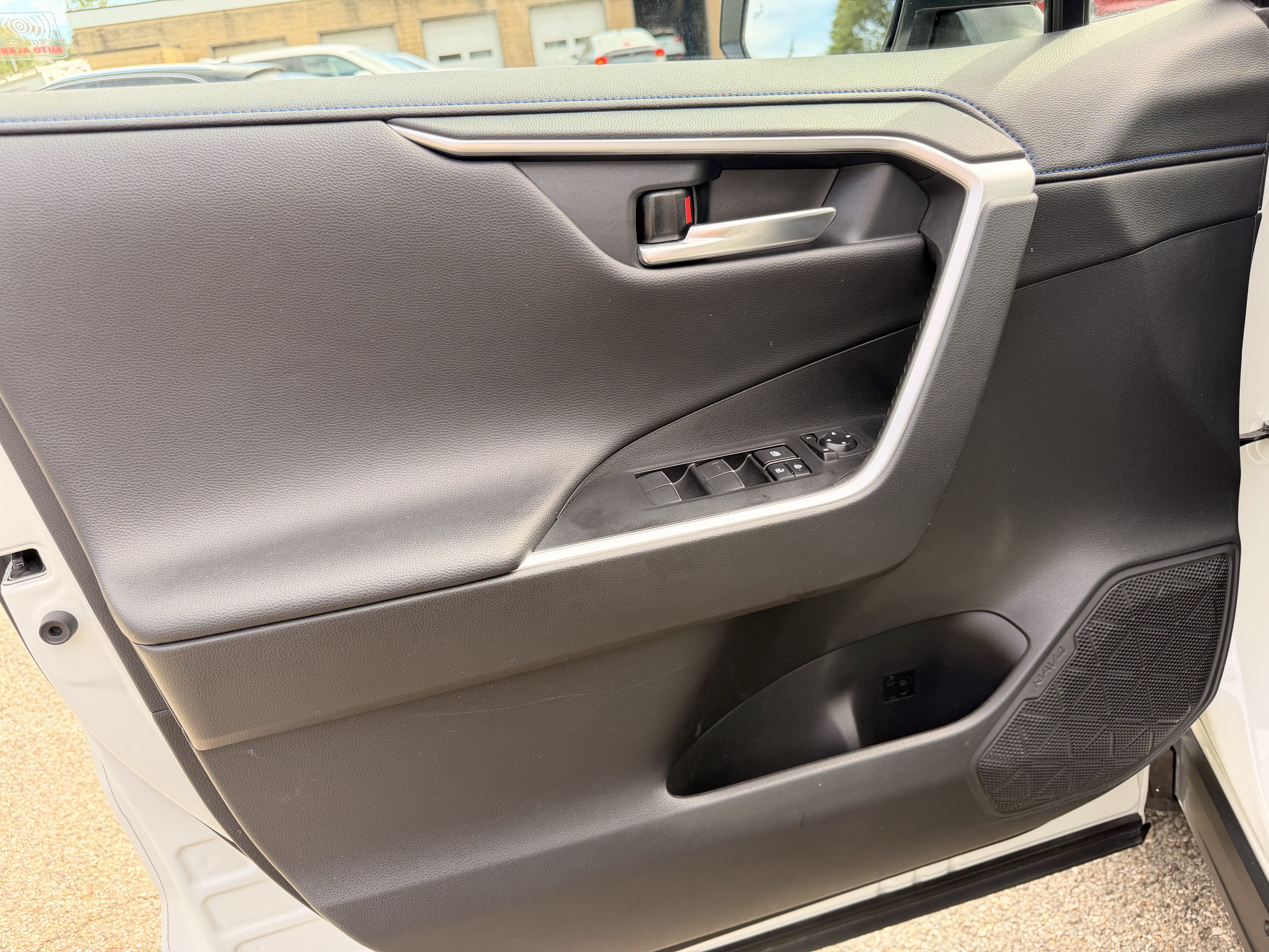 Used 2021 Toyota RAV4 XSE AWD/4WD image 13