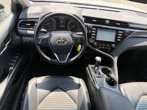 Used 2019 Toyota Camry SE FWD image 23