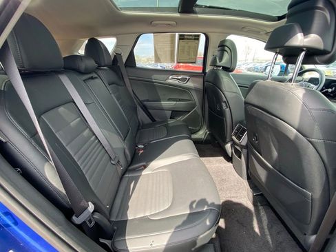 Certified 2025 Kia Sportage SX image 24