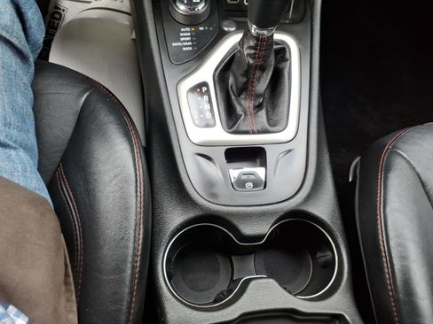 Used 2014 Jeep Cherokee Trailhawk image 14