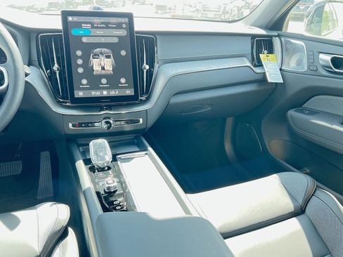 New 2026 Volvo XC60 T8 Polestar image 23