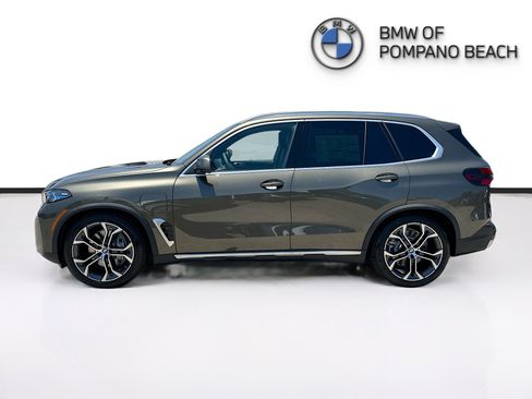 New 2026 BMW X5 xDrive50e w/ Climate Comfort Package AWD/4WD image 4