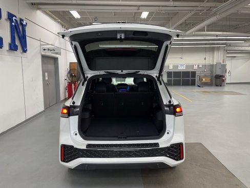 New 2025 Volkswagen Tiguan SE R-Line image 11